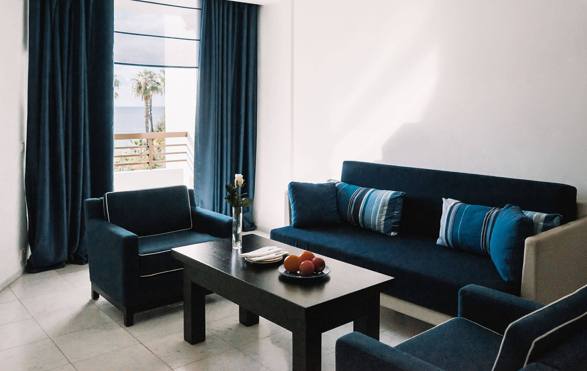 One-Bedroom-suite-living-1900x1200