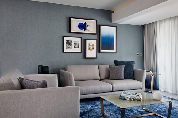 pfomd-suite-living-room-7863-hor-clsc
